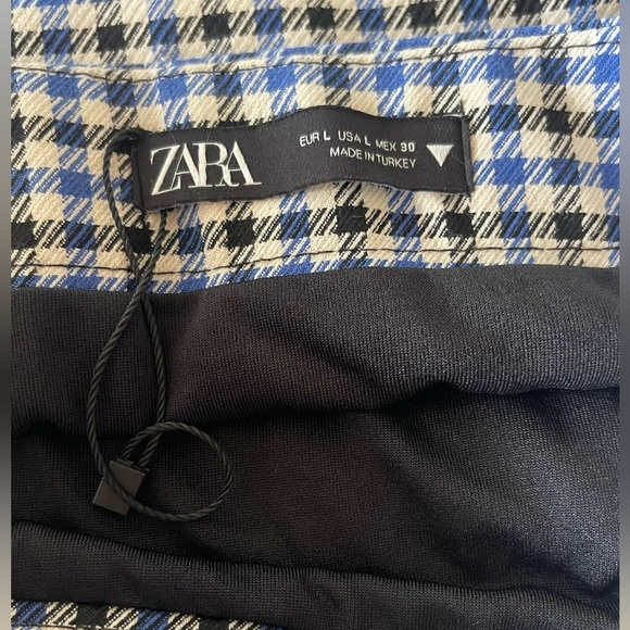 🔥💗Zara skirt size Large LIKE NEW. White/blue/black check. Gorgeous! - Picture 3 of 5